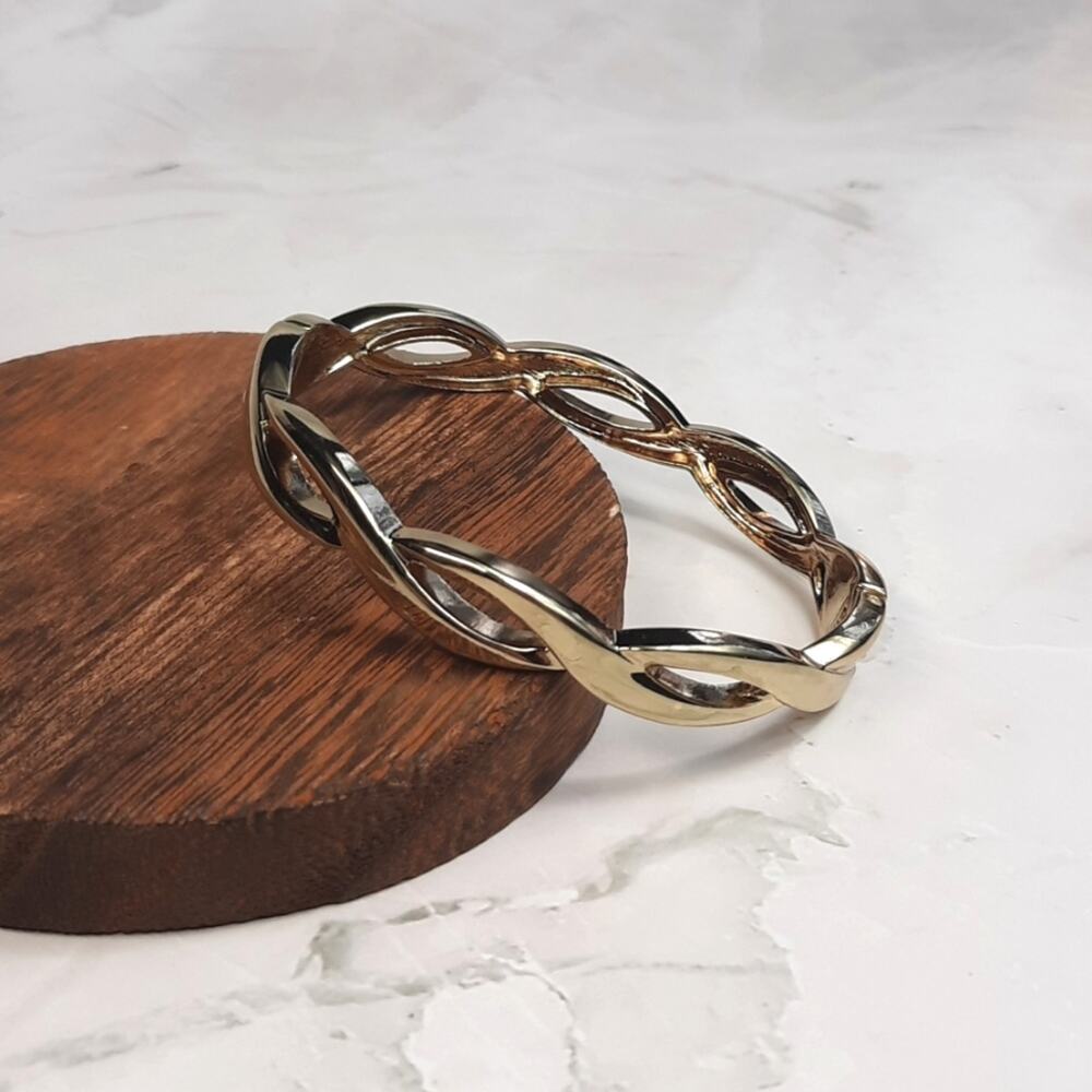 Gold Twisted Hinge Bracelet